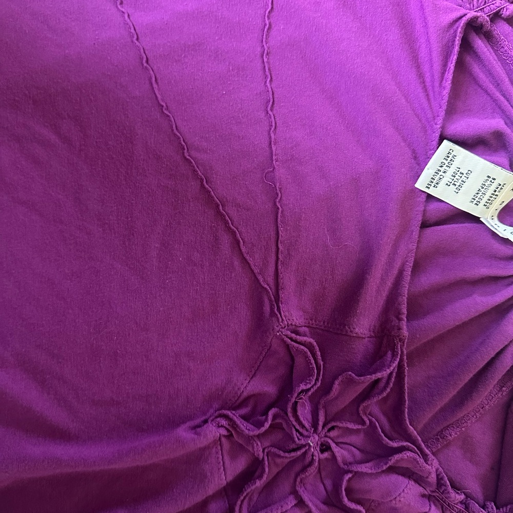 Purple short sleeve shirt with flower detail - Picture 2 of 2